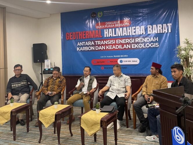 
Sentrum Mahasiswa Indonesia Halmahera Barat DKI Jakarta menggelar diskusi publik dan buka puasa bersama di Hotel BlueSky Raden Saleh, Kamis 12/03/2026 (Foto/Istimewa)